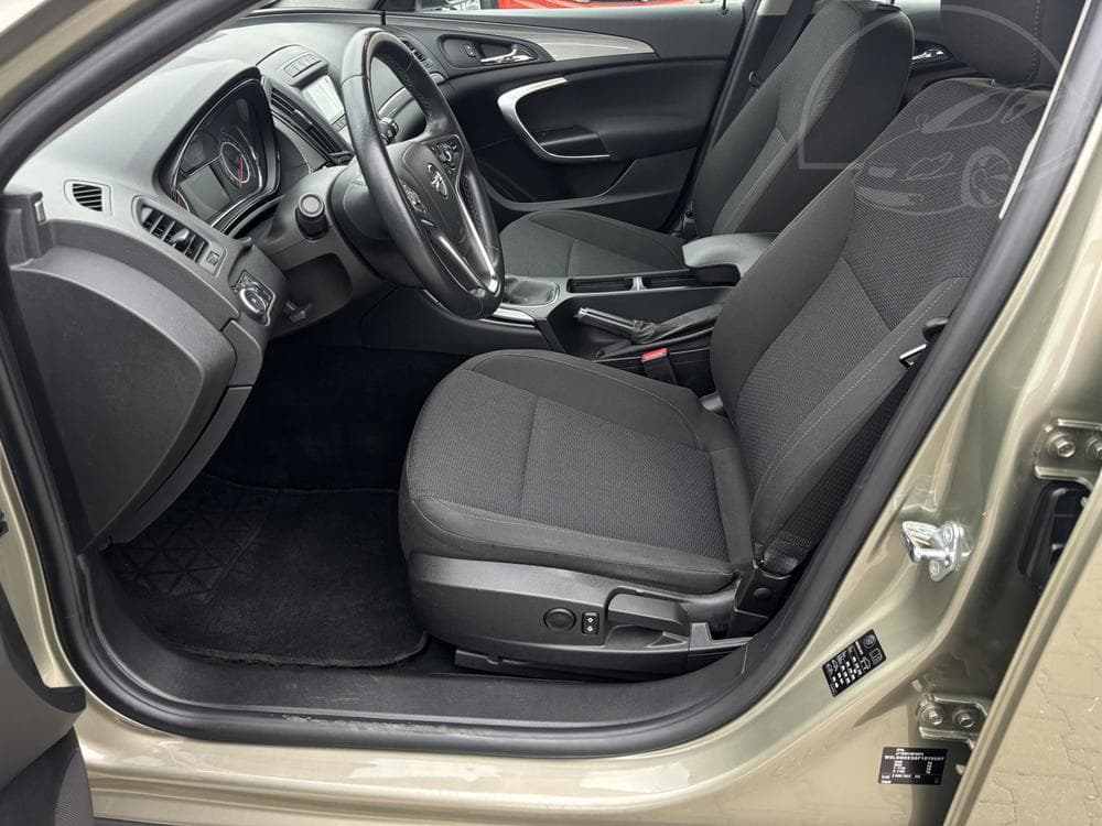 2015 Opel INSIGNIA - 9