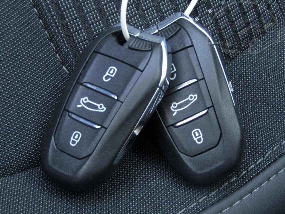 2017 Peugeot 308 - 16