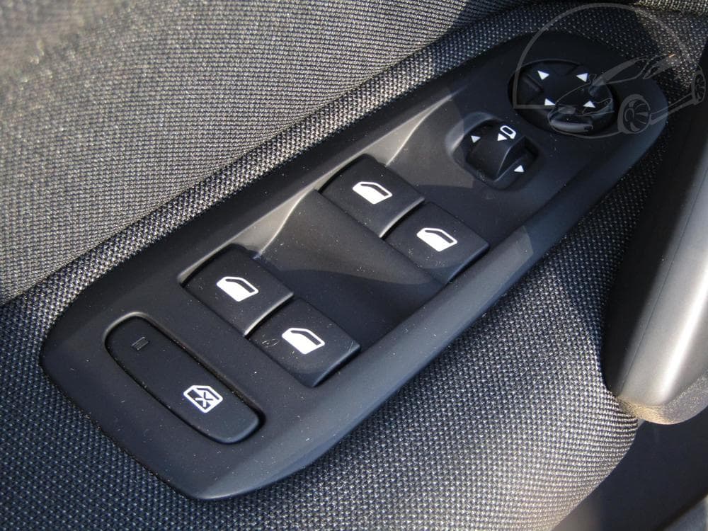 2017 Peugeot 308 - 18