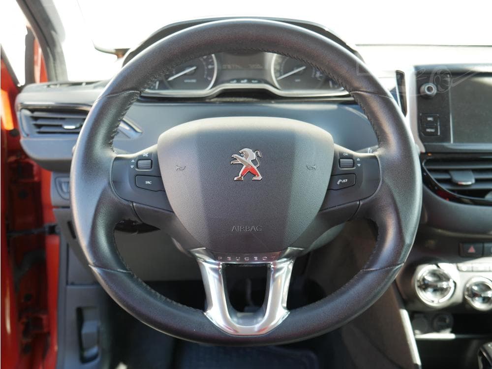 2017 Peugeot 208 - 14
