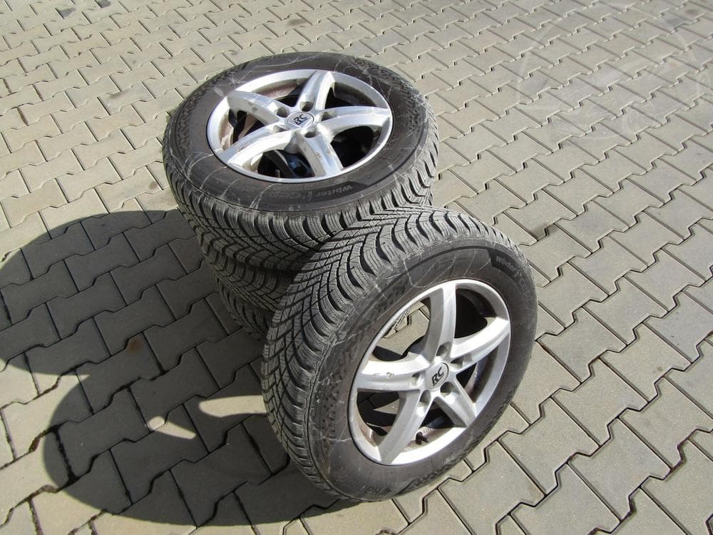 2013 Volkswagen Golf - 19