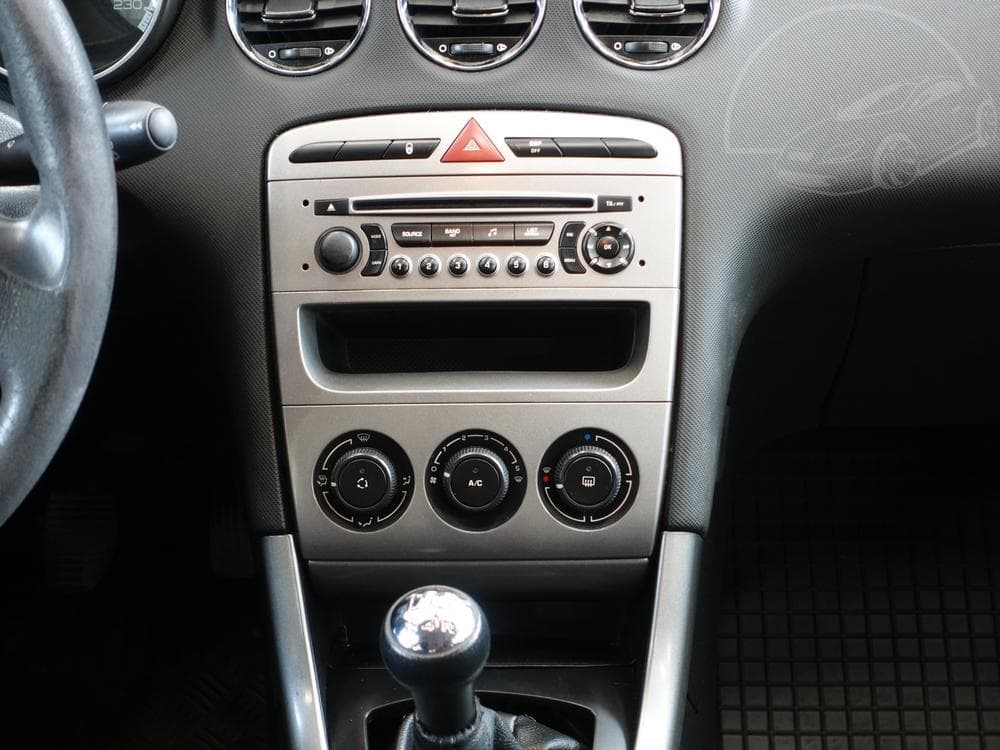 2011 Peugeot 308 - 13