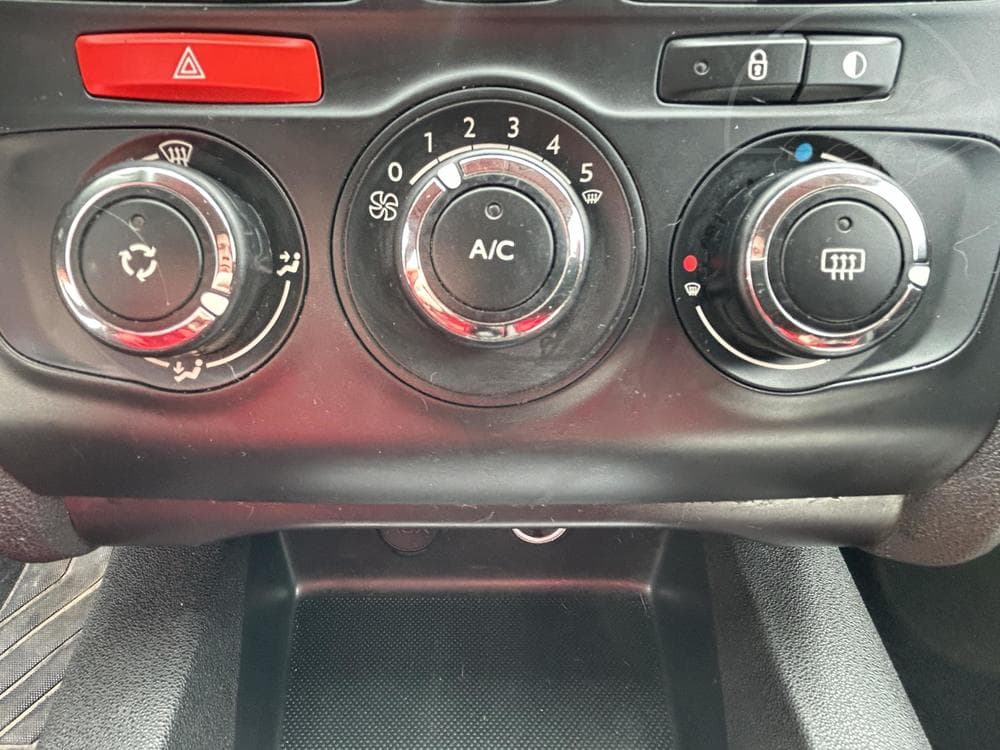 2013 Citroen C4 - 13