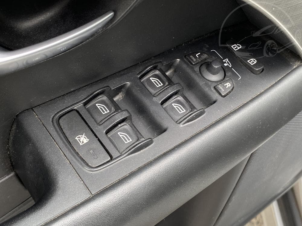 2008 Volvo V70 - 11
