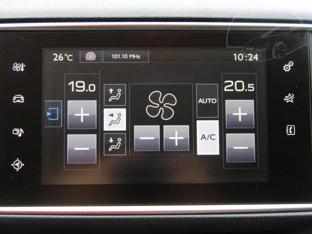2016 Peugeot 308 - 16
