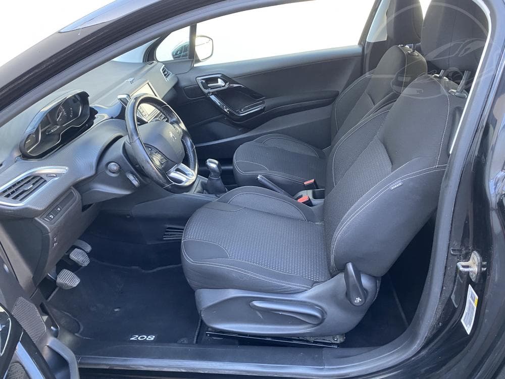 2018 Peugeot 208 - 9