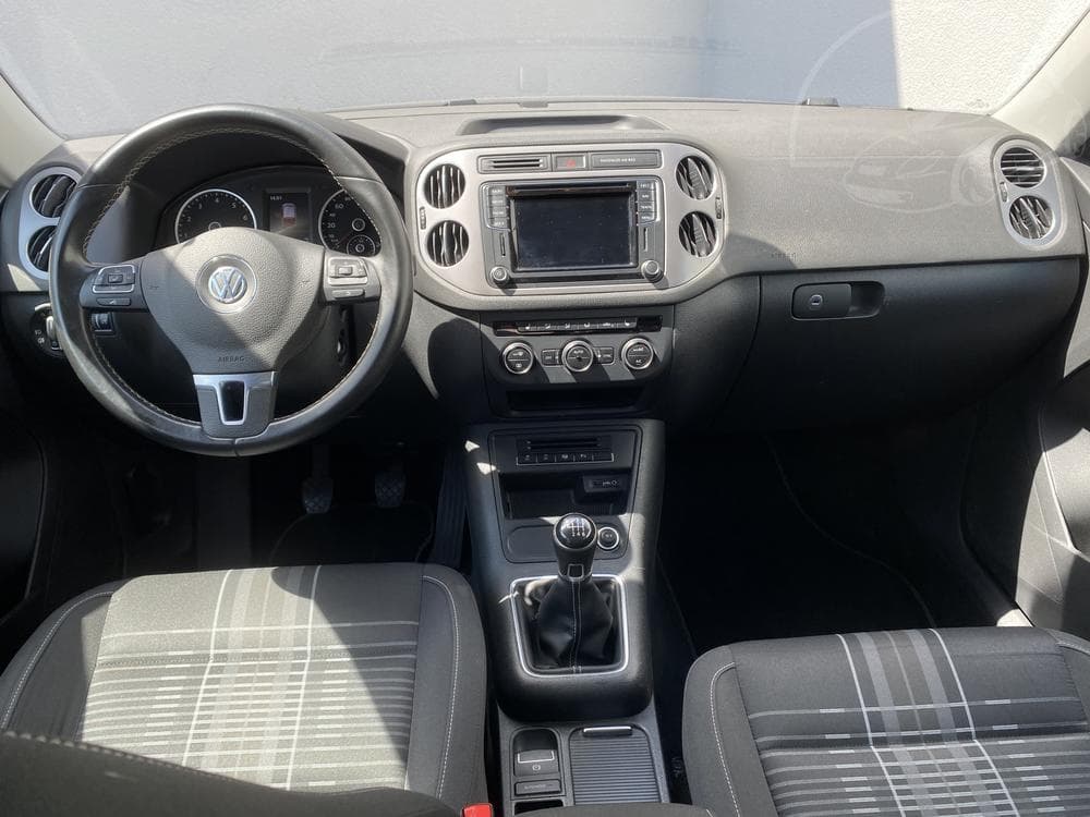 2015 Volkswagen TIGUAN - 8