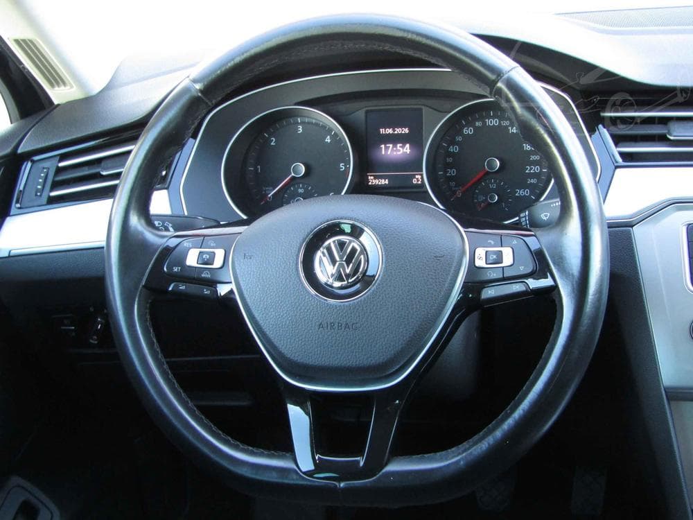 2015 Volkswagen PASSAT - 13