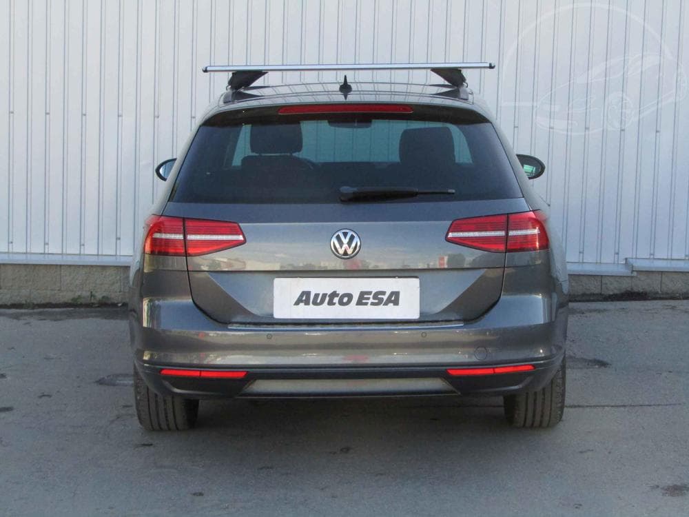2015 Volkswagen PASSAT - 5