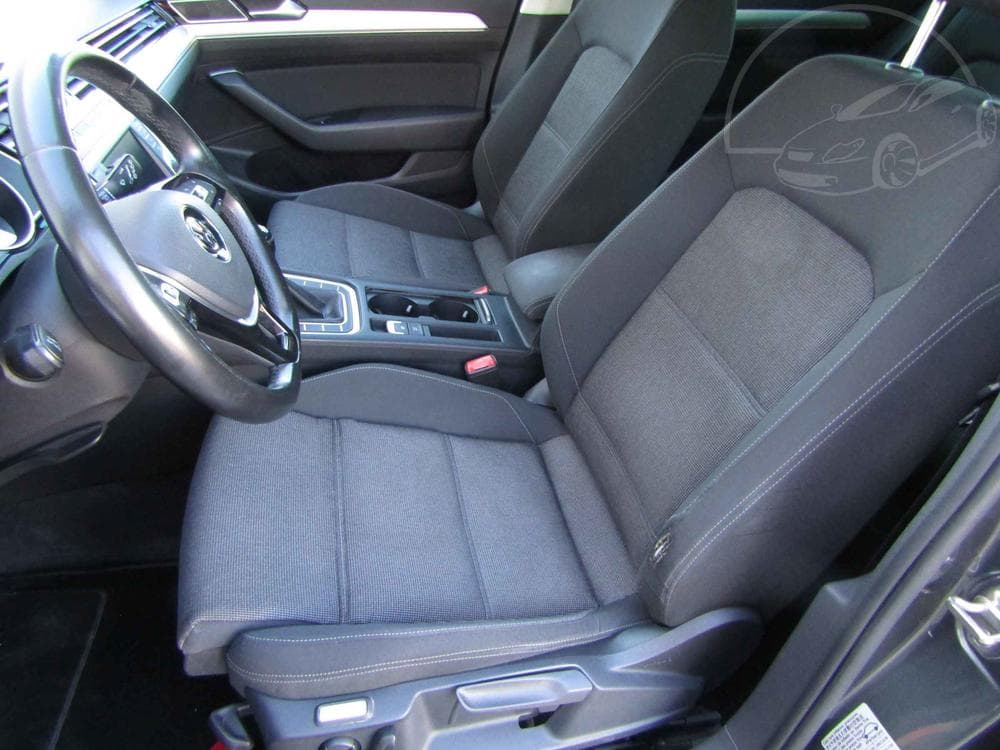 2015 Volkswagen PASSAT - 9