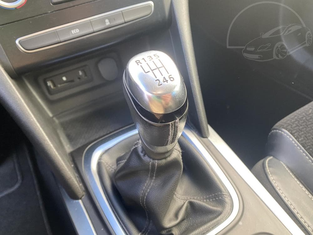 2016 Renault MEGANE - 16