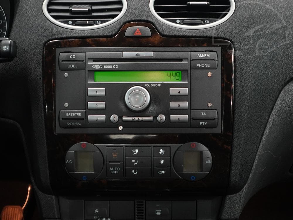 2005 Ford FOCUS - 11