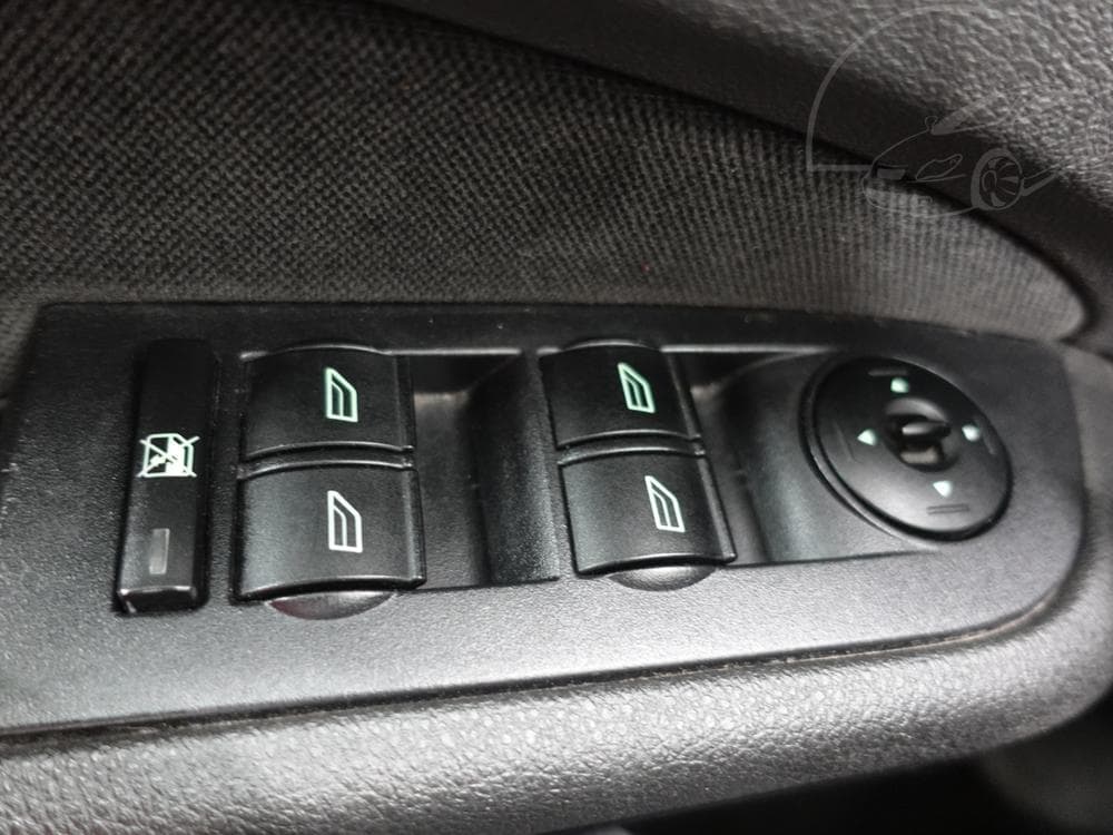 2005 Ford FOCUS - 14