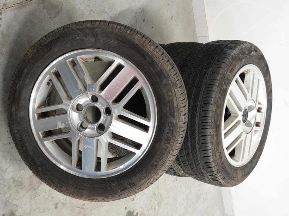 2005 Ford FOCUS - 17