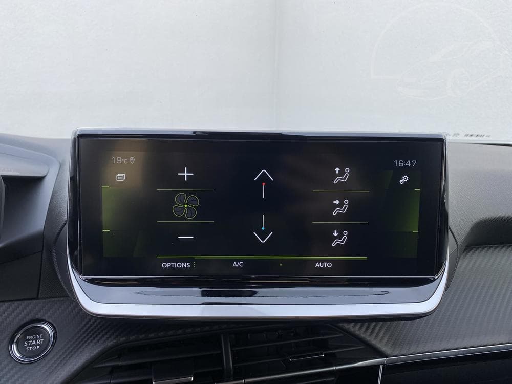 2022 Peugeot 2008 - 69