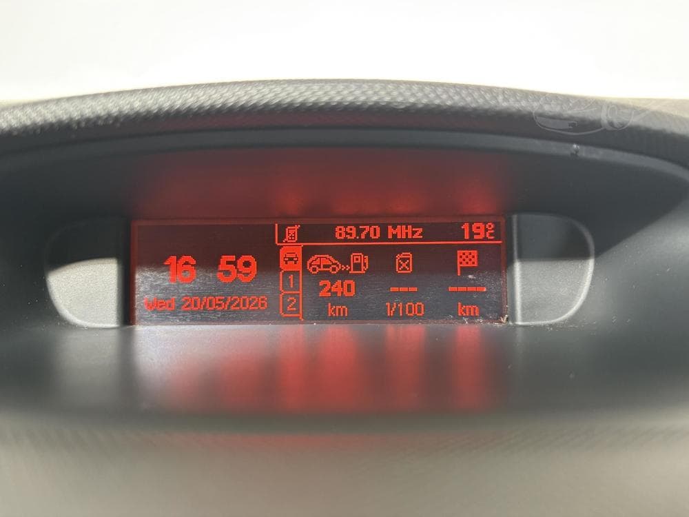 2013 Peugeot 308 - 11