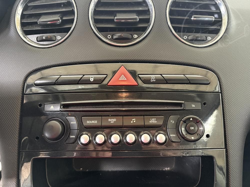 2013 Peugeot 308 - 13