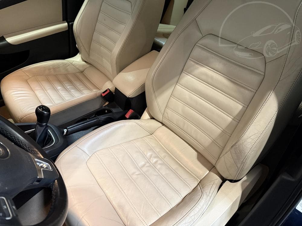 2012 Volkswagen JETTA - 11