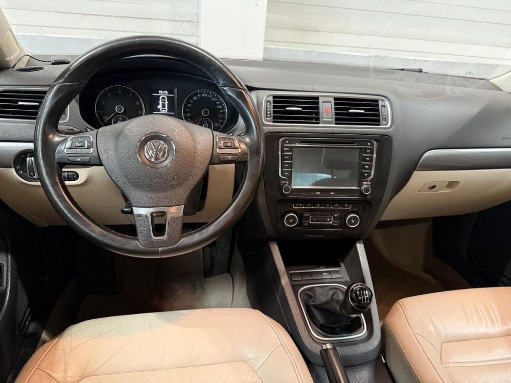 2012 Volkswagen JETTA - 15