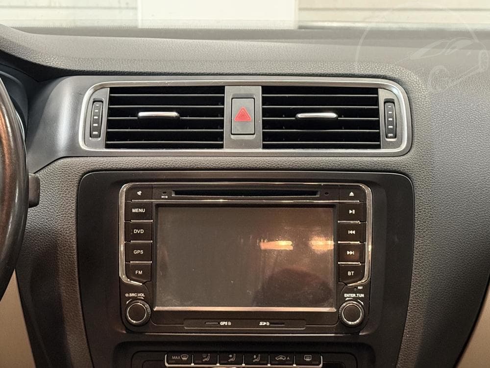 2012 Volkswagen JETTA - 16