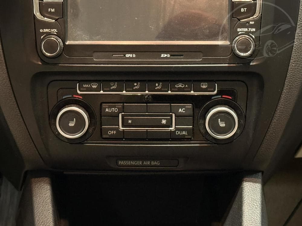 2012 Volkswagen JETTA - 17