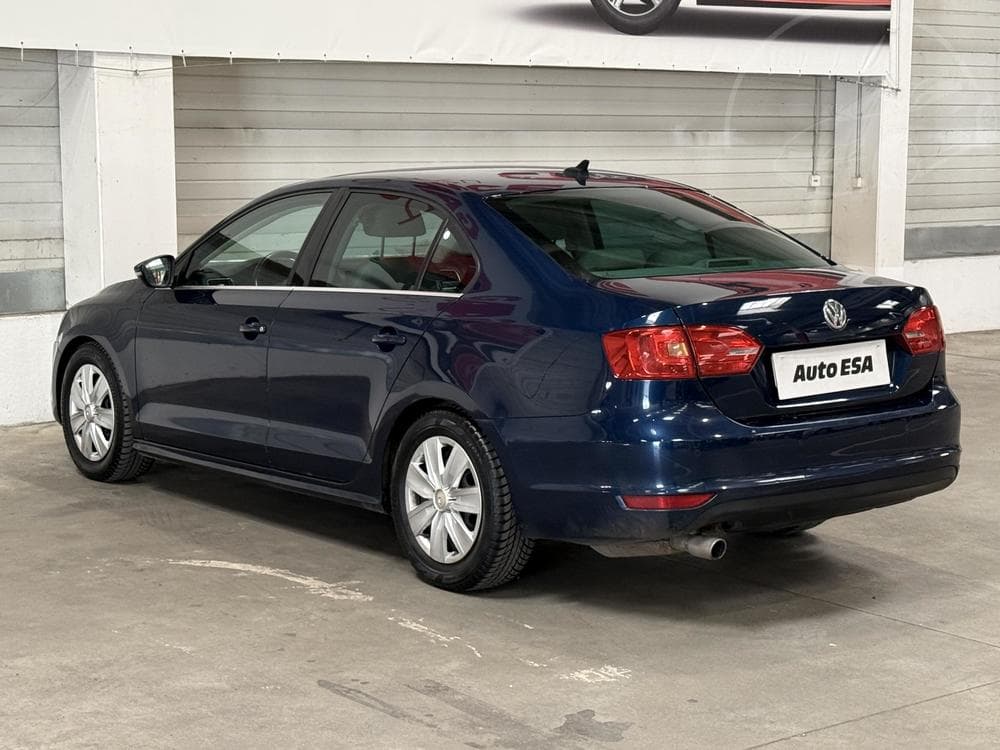 2012 Volkswagen JETTA - 4