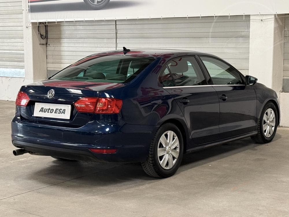 2012 Volkswagen JETTA - 6