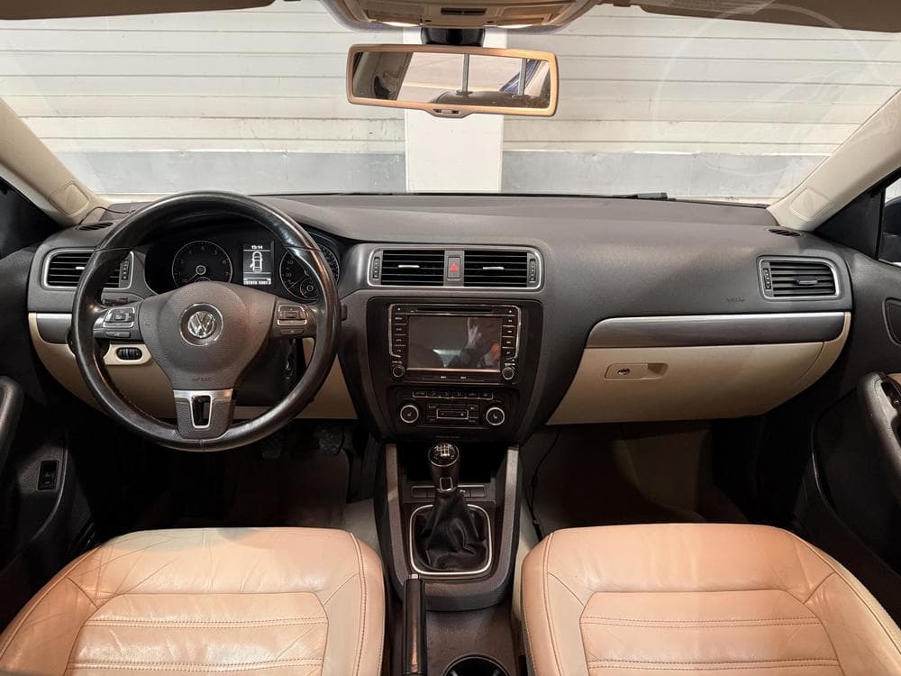 2012 Volkswagen JETTA - 8