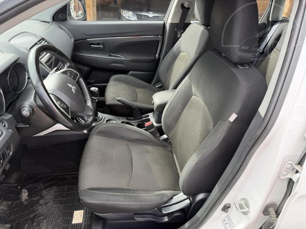 2014 Mitsubishi ASX - 9
