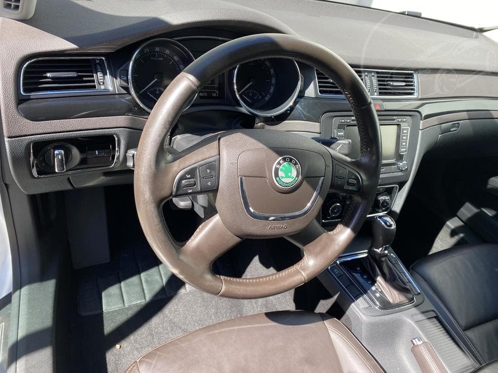 2013 Škoda SUPERB - 40