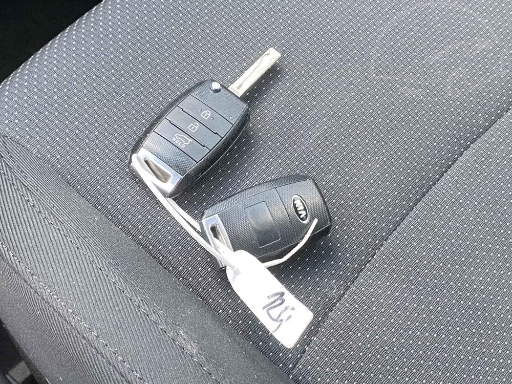 2016 Kia CARENS - 17