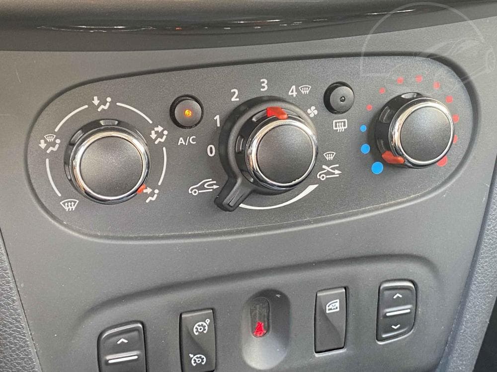 2016 Dacia SANDERO - 16