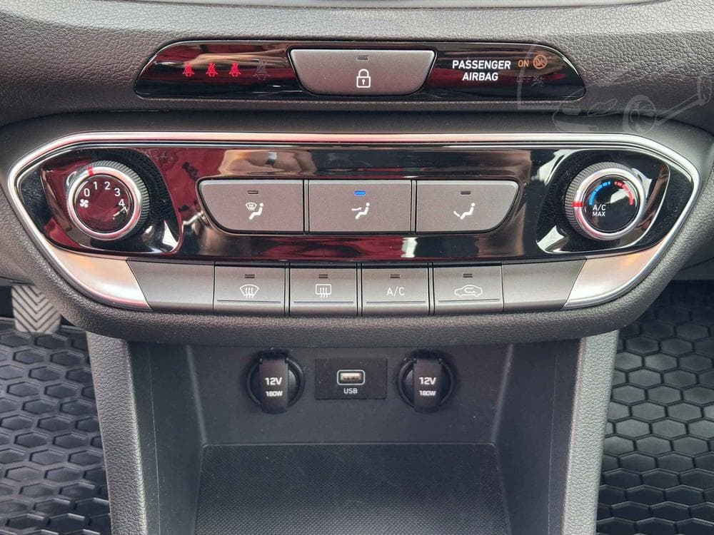 2020 Hyundai i30 - 16