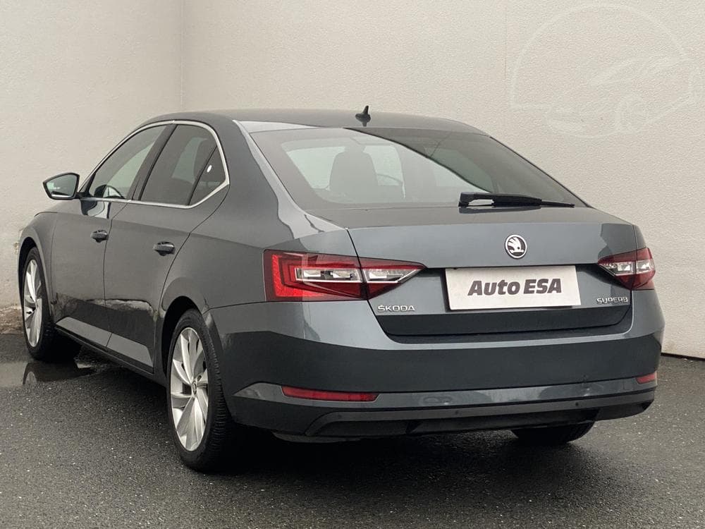 2015 Škoda SUPERB - 16