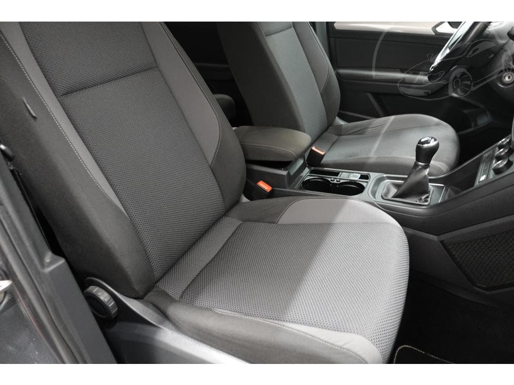 2016 Volkswagen Touran - 11