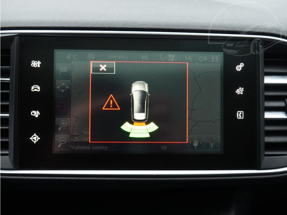 2015 Peugeot 308 - 13