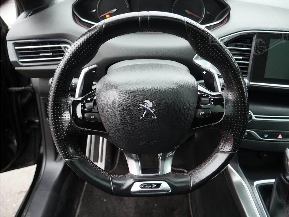 2015 Peugeot 308 - 16