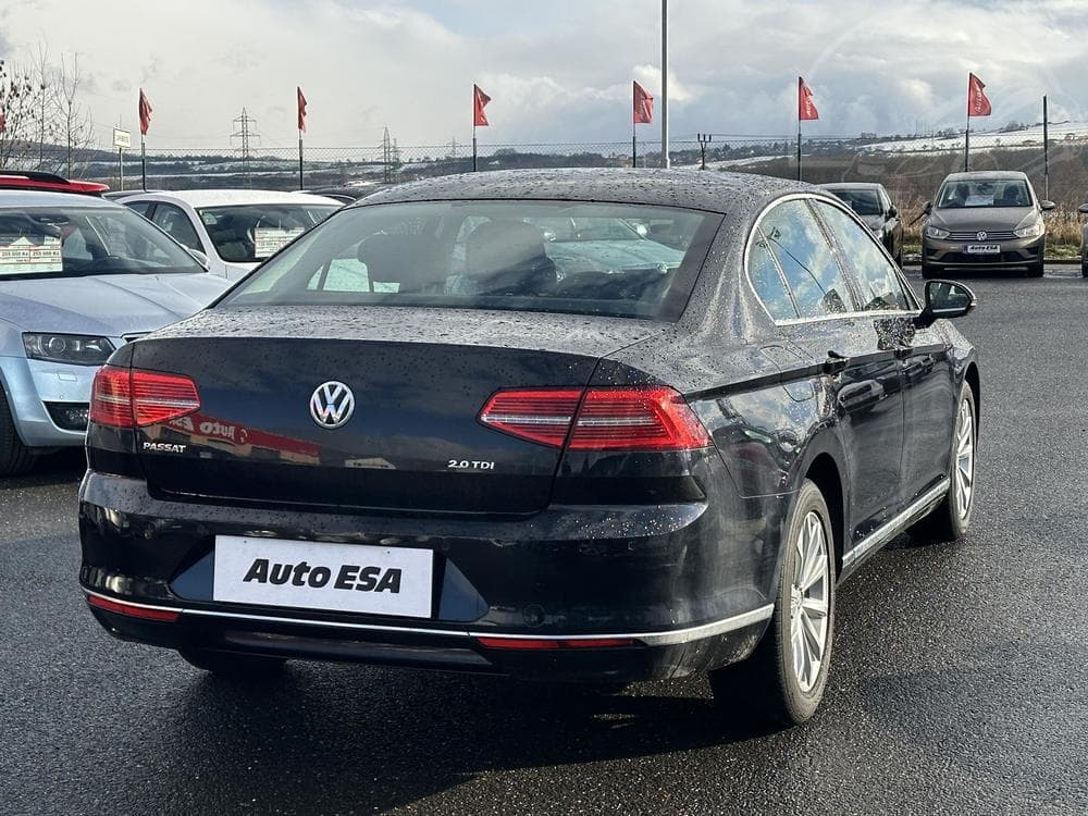 2016 Volkswagen PASSAT - 16