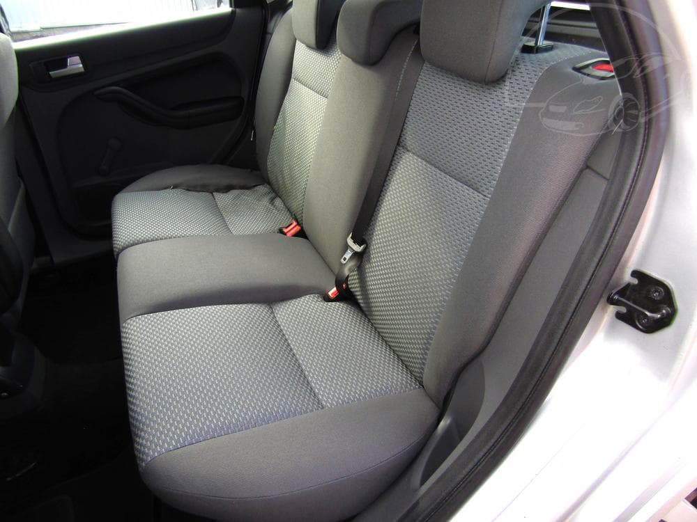 2006 Ford FOCUS - 10