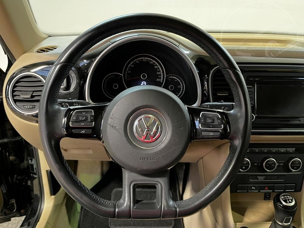 2013 Volkswagen BEETLE - 14