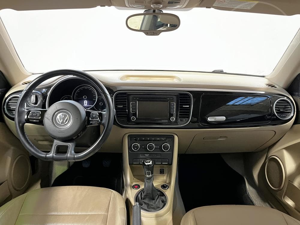 2013 Volkswagen BEETLE - 8