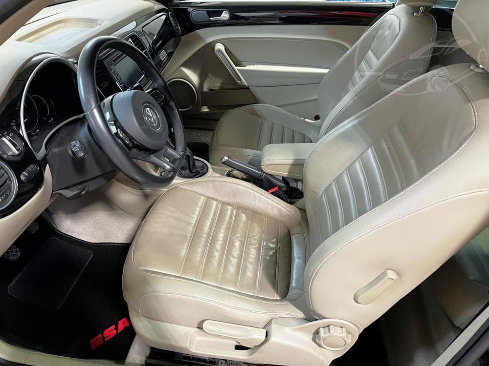 2013 Volkswagen BEETLE - 9