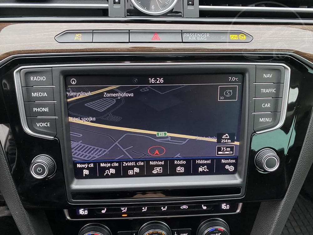2015 Volkswagen PASSAT - 18