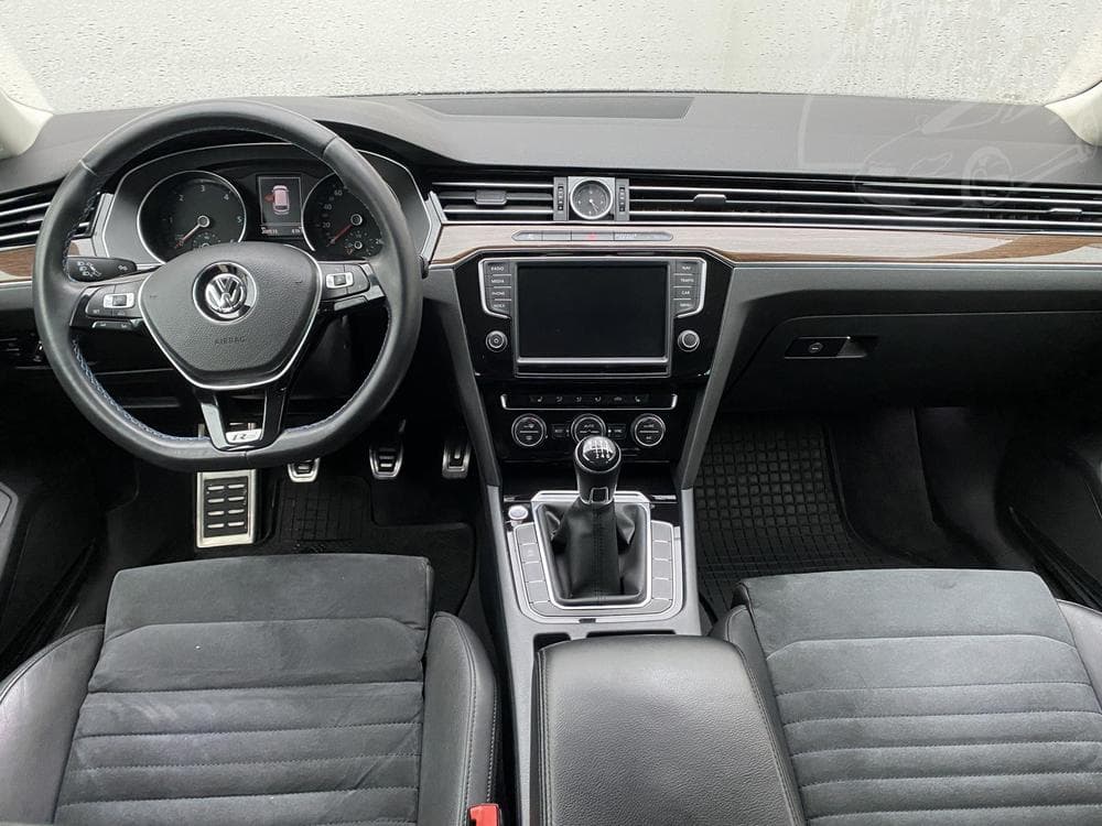 2015 Volkswagen PASSAT - 8