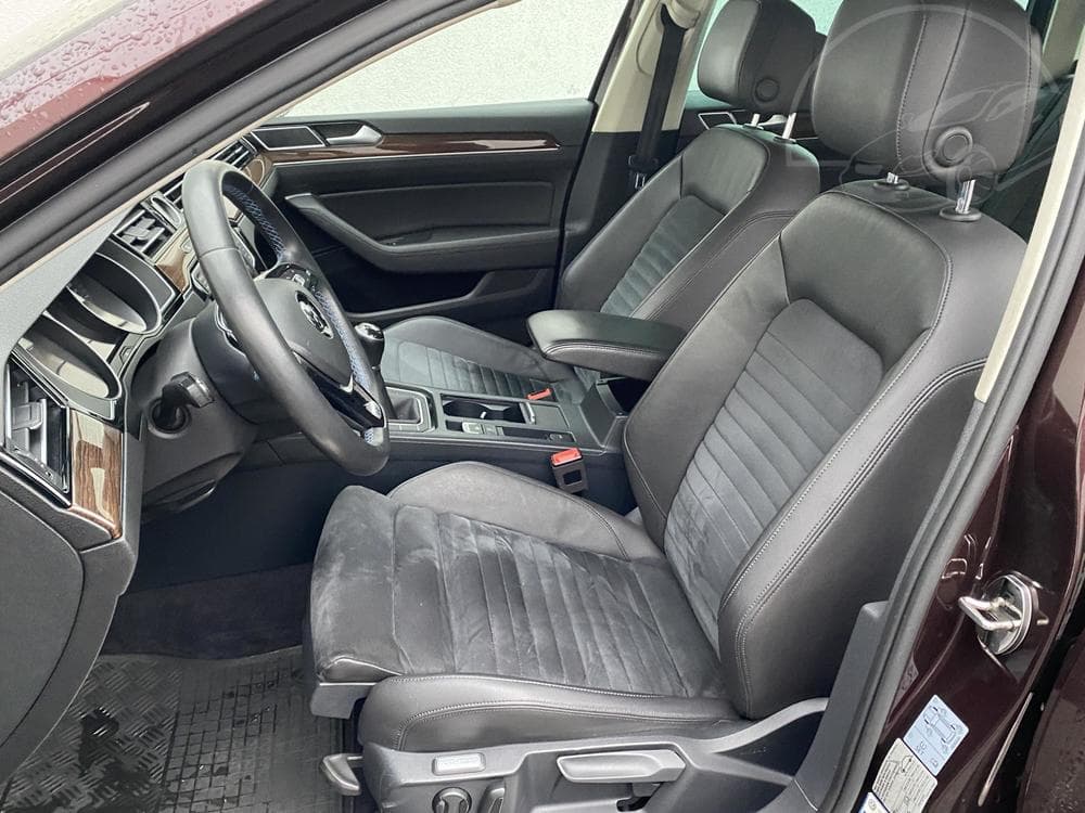 2015 Volkswagen PASSAT - 9