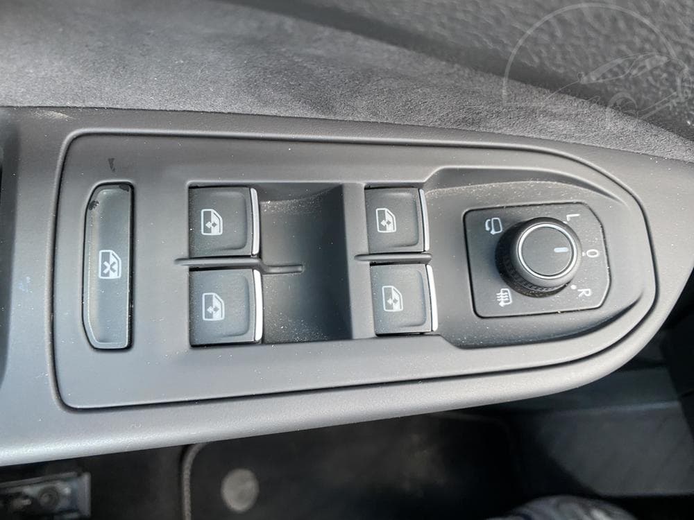 2023 Volkswagen GOLF - 23