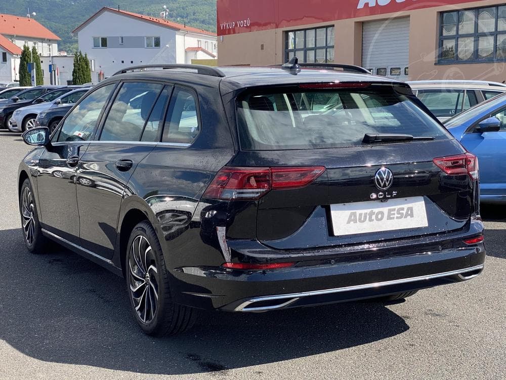 2023 Volkswagen GOLF - 11