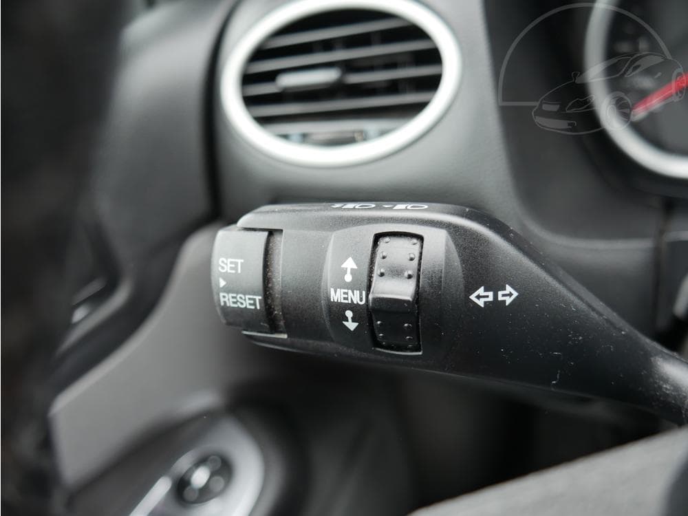 2010 Ford FOCUS - 34