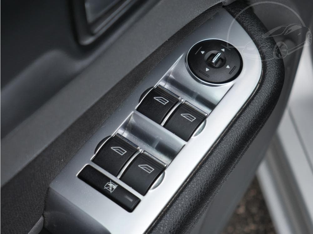 2010 Ford FOCUS - 46