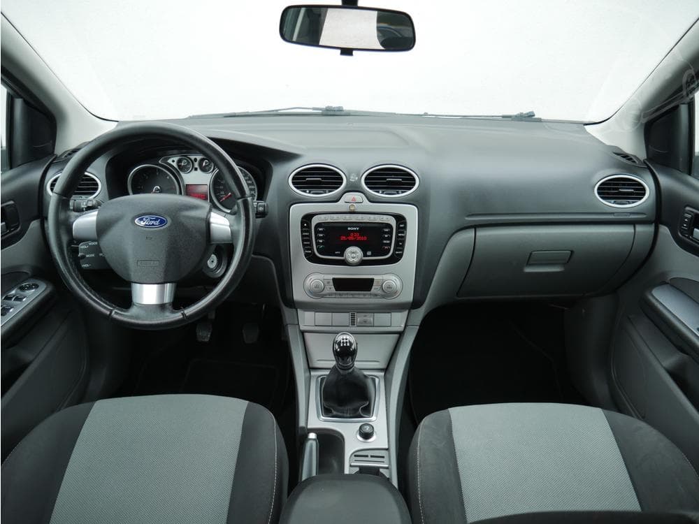 2010 Ford FOCUS - 22